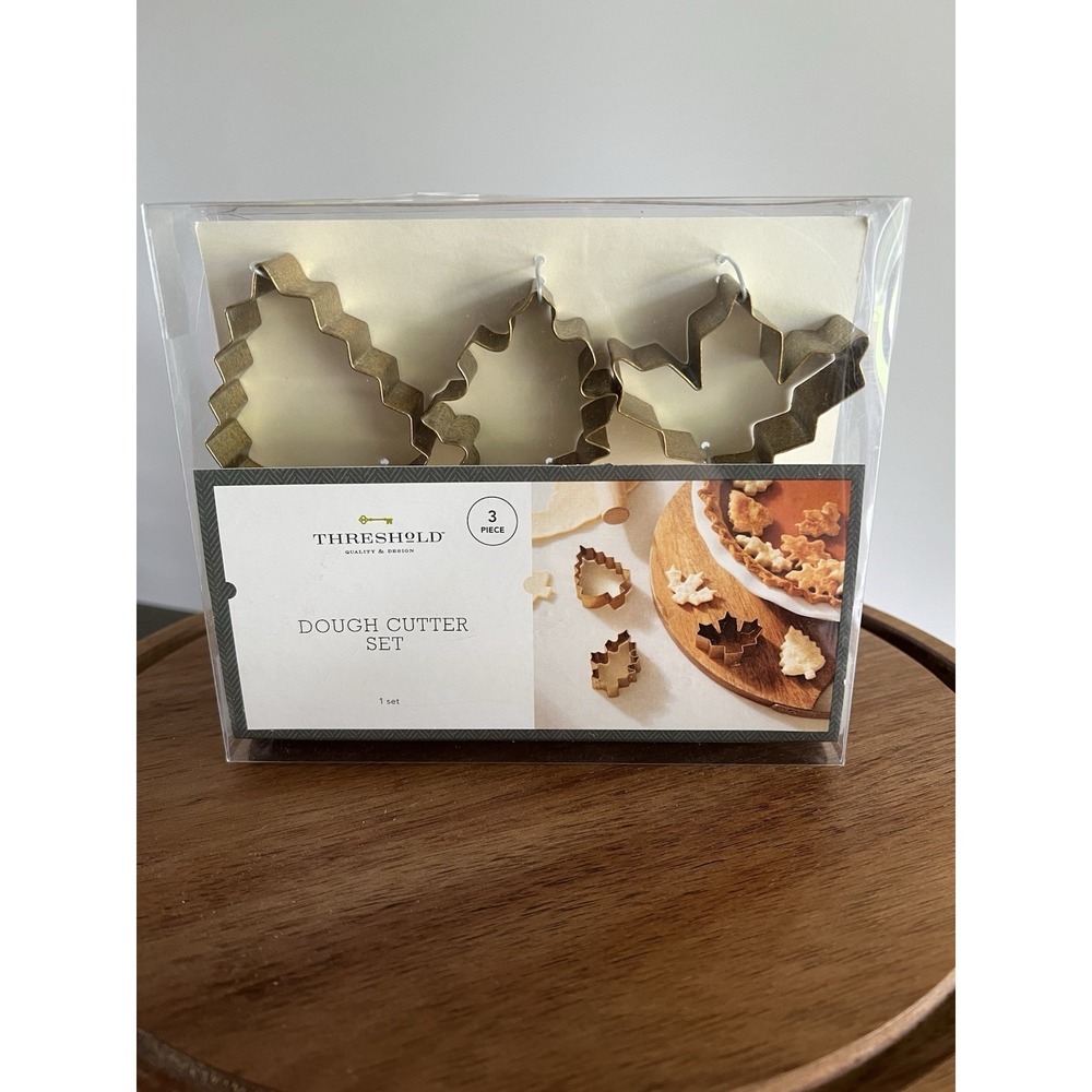 Threshold Leaf Cookie Cutter Set 3 Piece Gold Metal Non-Stick Fall Autumn NEW